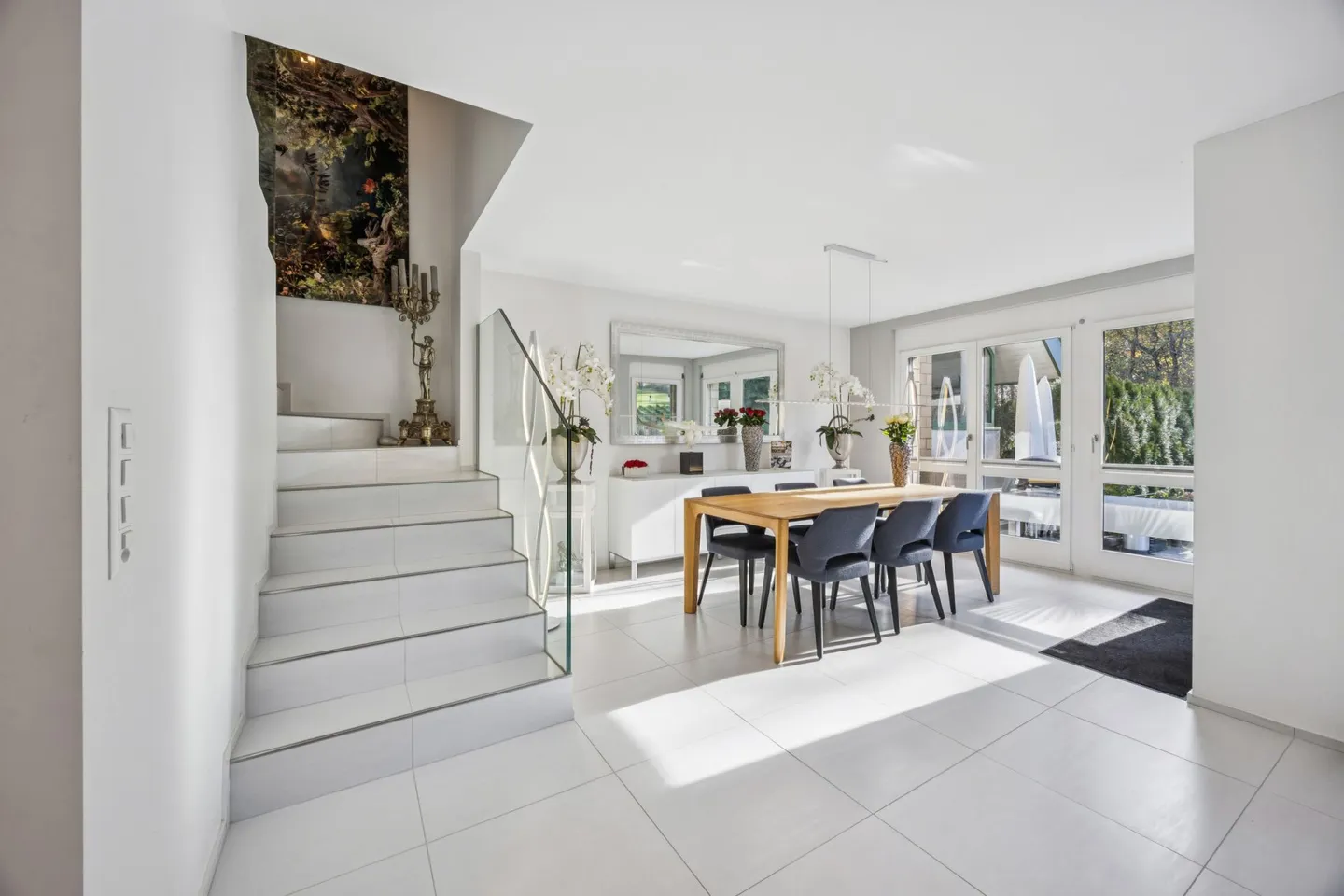 Living in the Green: Garden, Privacy, and Direct Access to the Forest - Photo 6 of 14