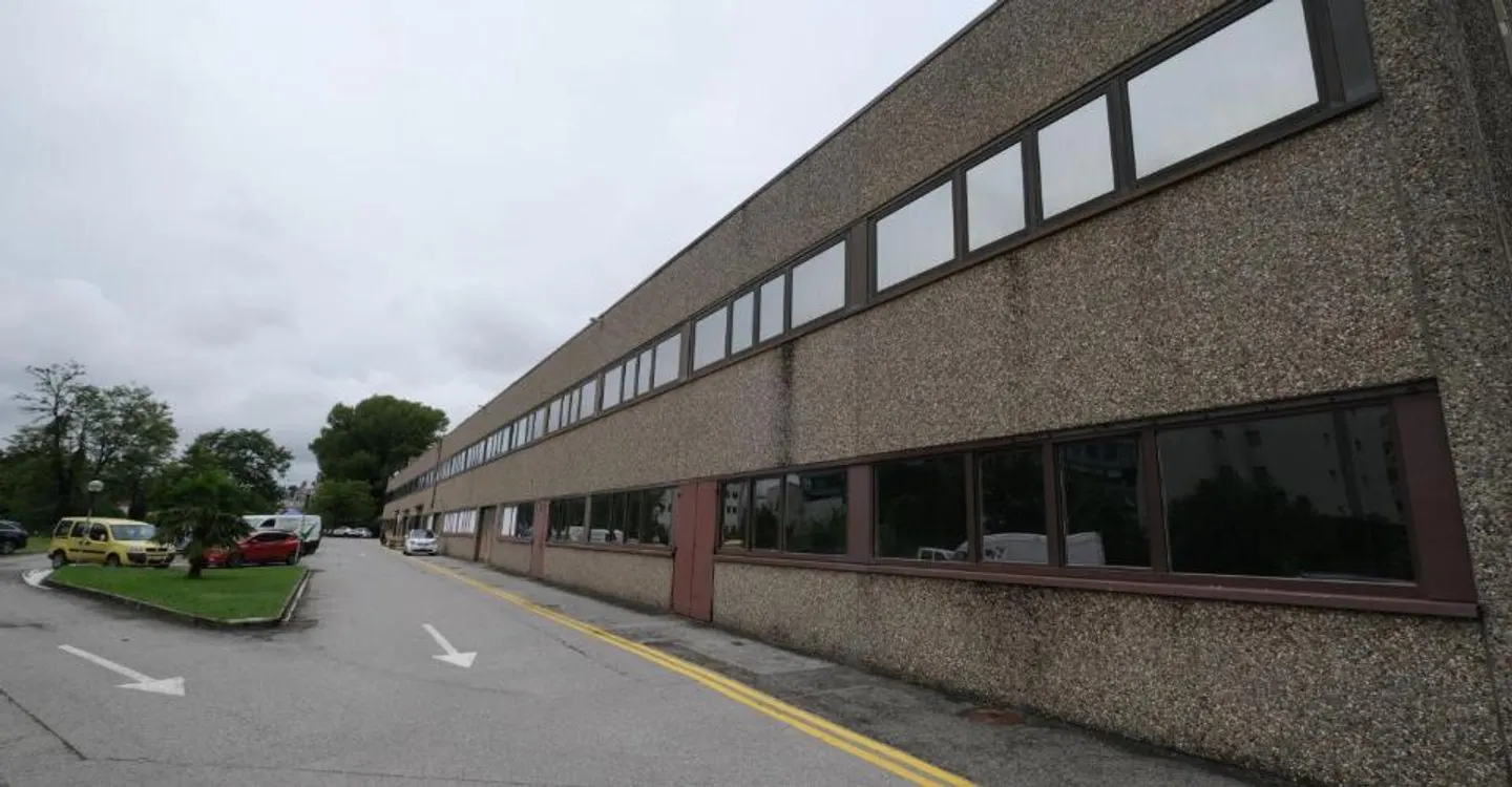 Spazio commerciale a reddito - ottimo investimento immobiliare | Espace commercial à revenu - excellent investissement immobilier | Income-generating commercial space - excellent real estate investment | Gewerbefläche mit Mieteinnahmen - ausgezeichnete Im - Foto 8 di 8