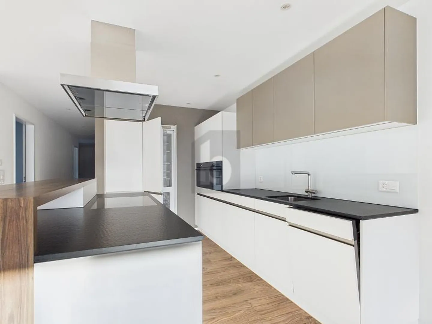 CENTRAL WITH UNIQUE MOUNTAIN VIEW - Photo 3 of 6