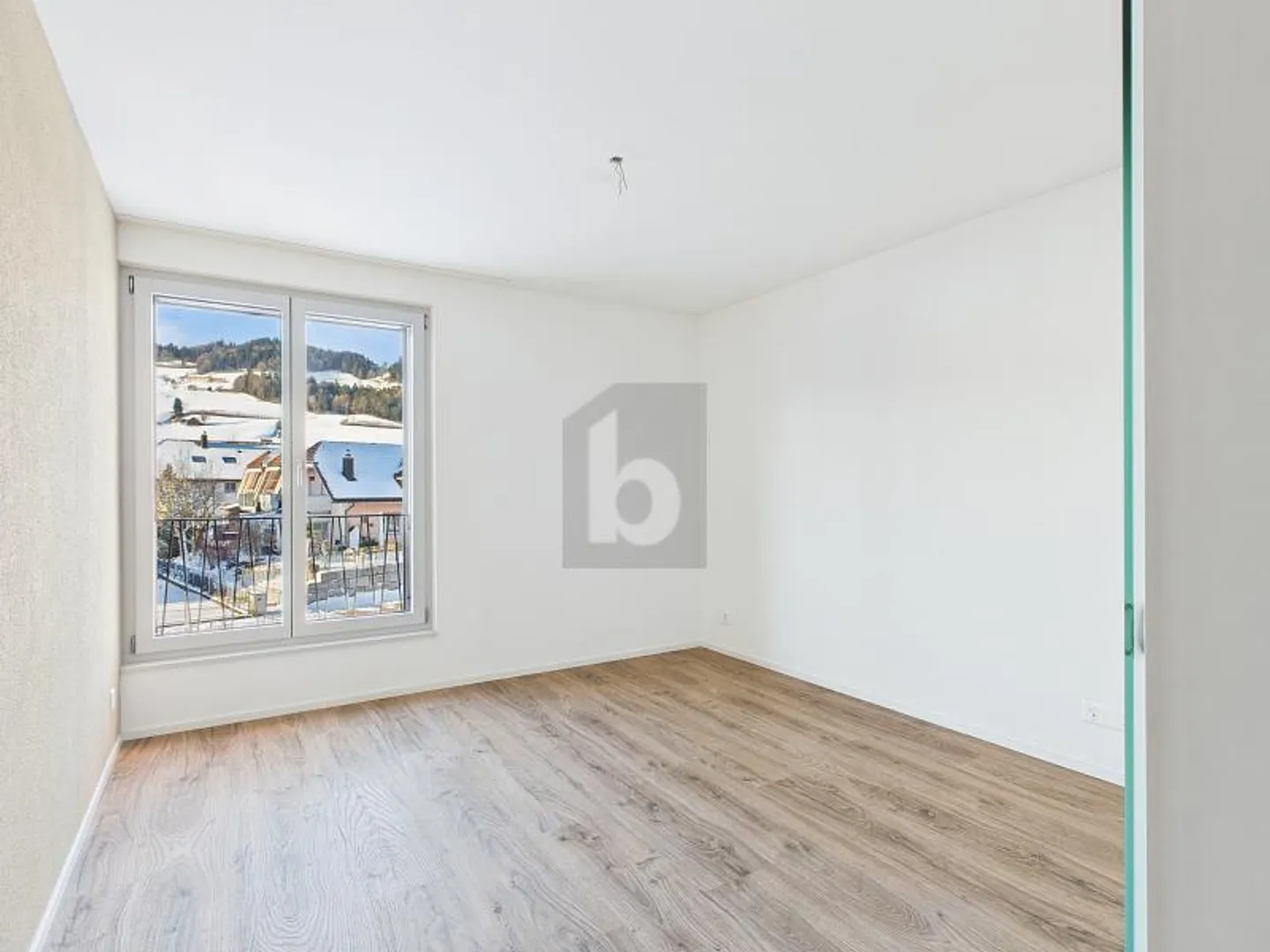 CENTRAL WITH UNIQUE MOUNTAIN VIEW - Photo 5 of 6