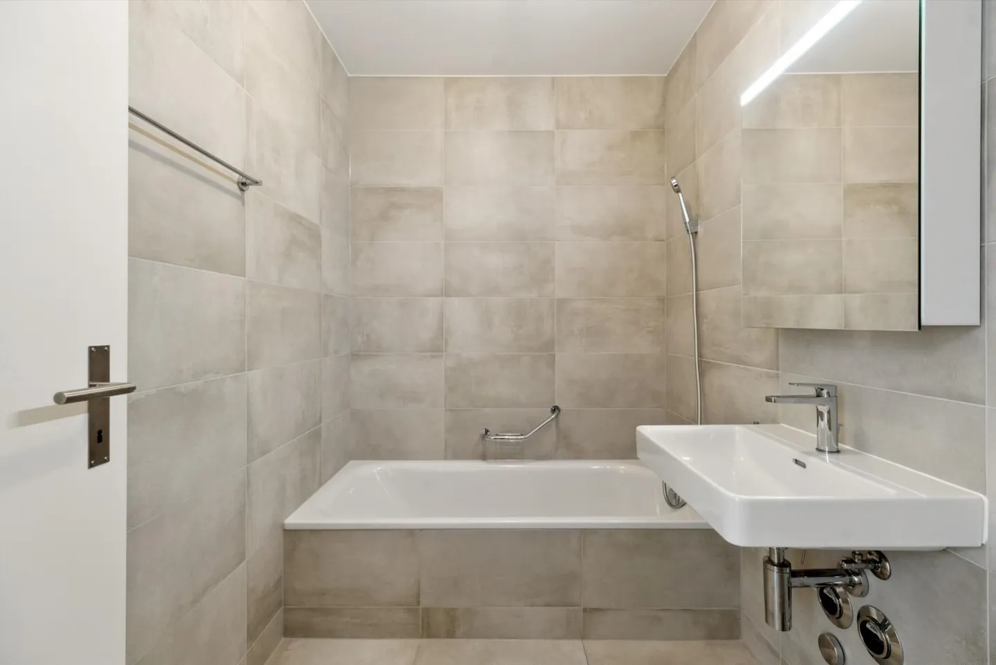 Appartement moderne 4,5 pièces avec balcon - Photo 8 sur 11