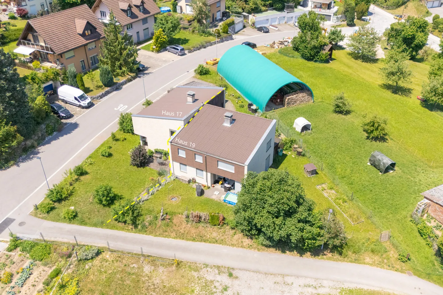 Semi-Detached House (EFH) in Madetswil - Photo 2 of 13