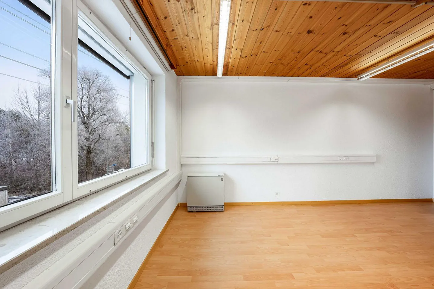 offices - Photo 13 of 13