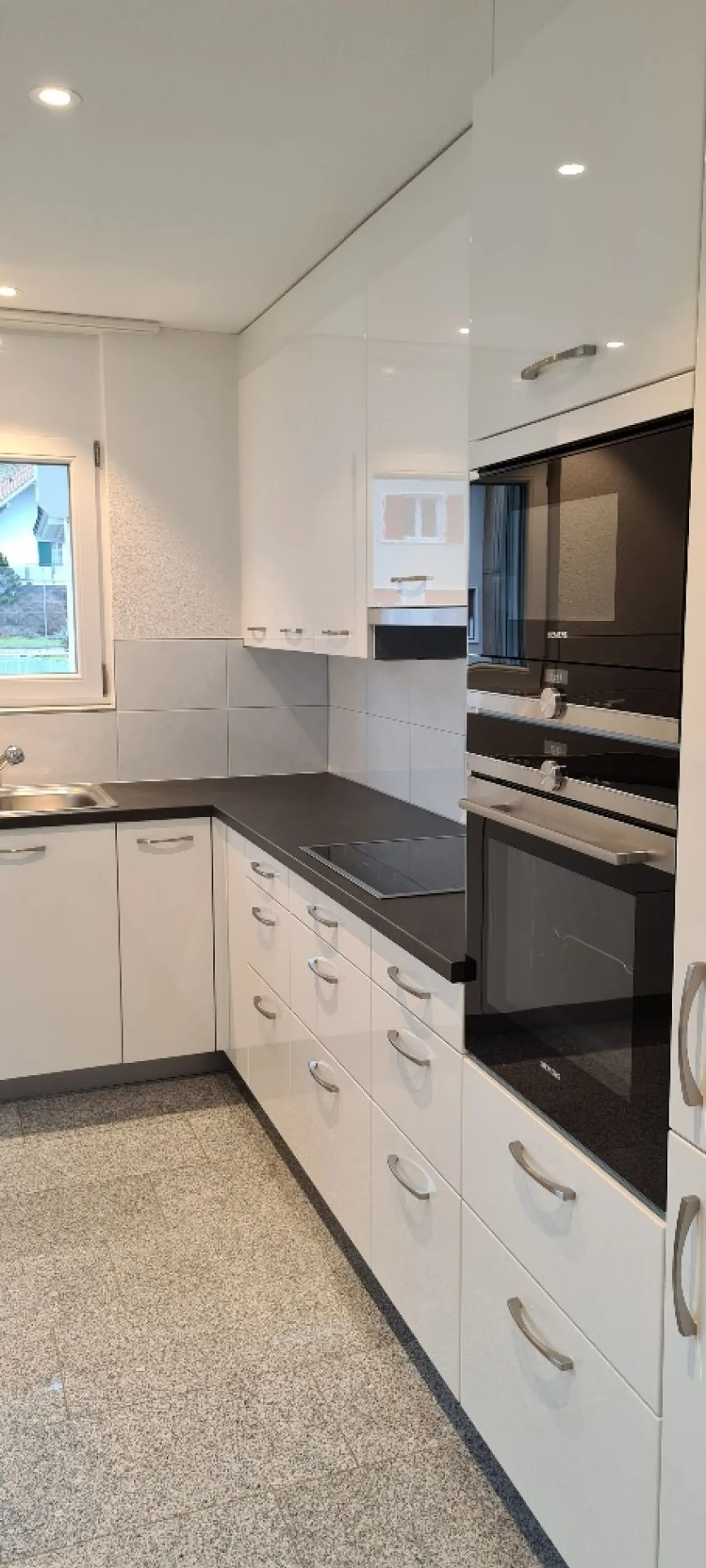 Appartement au rez-de-chaussée de 3,5 pièces à Krauchthal - Photo 2 sur 7