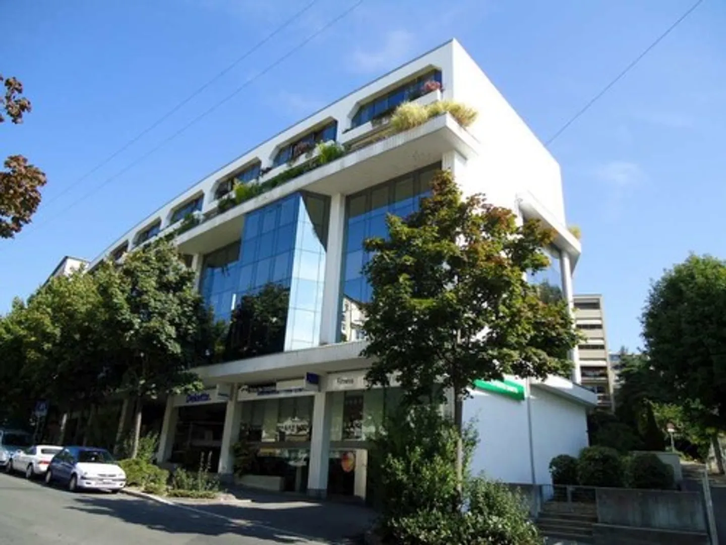 Parcheggio interno elettrico vicino alla stazione ferroviaria di Losanna - Foto 1 di 1