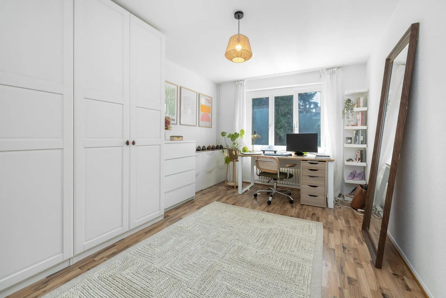 Investment opportunity in a central location - Photo 4 of 11