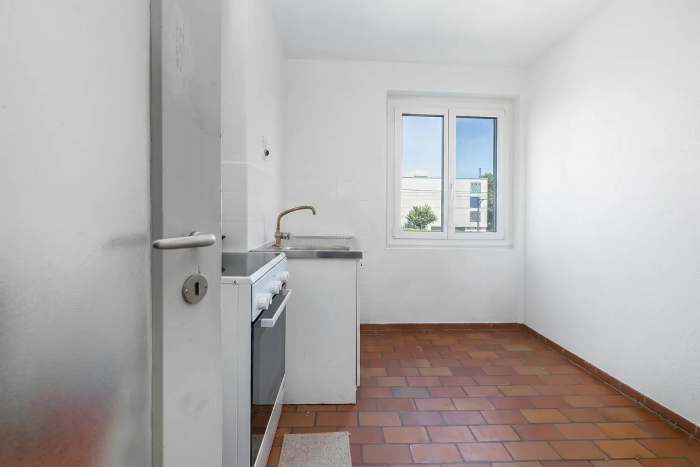Investment opportunity in a central location - Photo 10 of 11