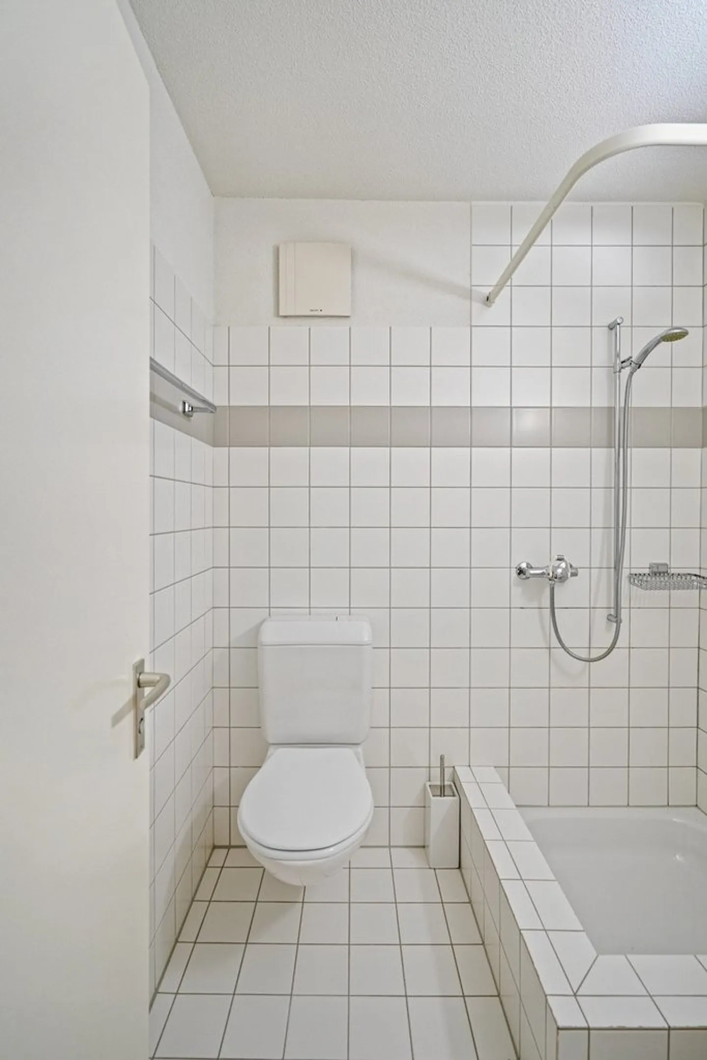 Family-Friendly Apartment - Photo 6 of 12