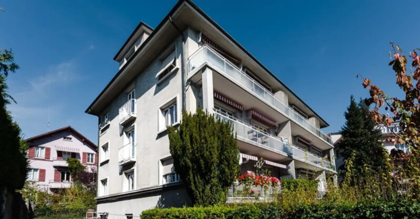 Charmante 2,5-Zimmer-Wohnung in Pully mit herrlichem Blick auf den See - Foto 1 von 10