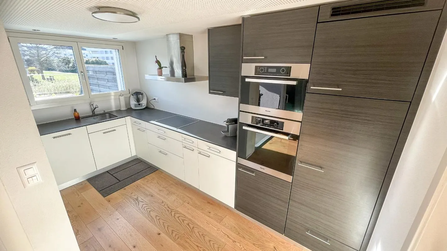 Appartamento Moderno con Vista Montagna - Foto 2 di 10