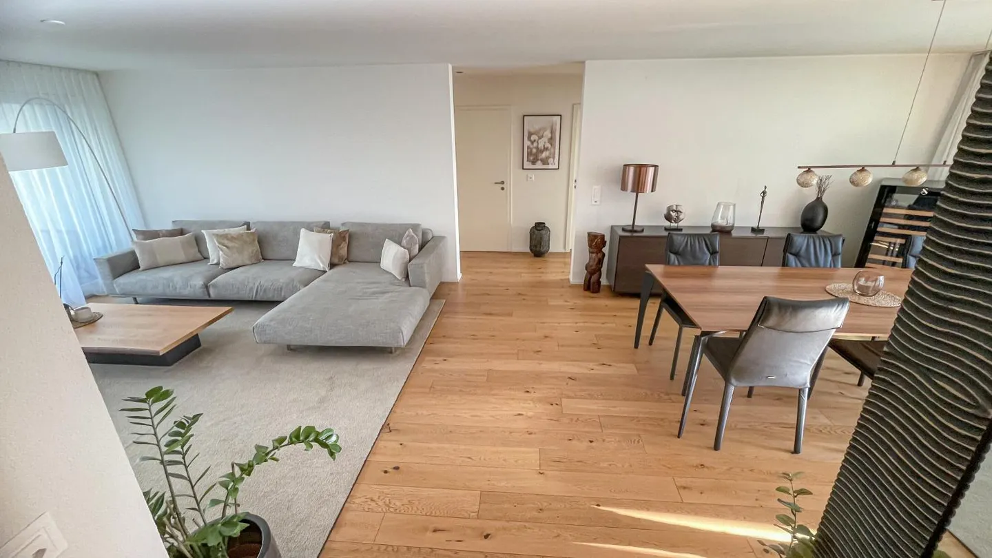 Appartamento Moderno con Vista Montagna - Foto 3 di 10