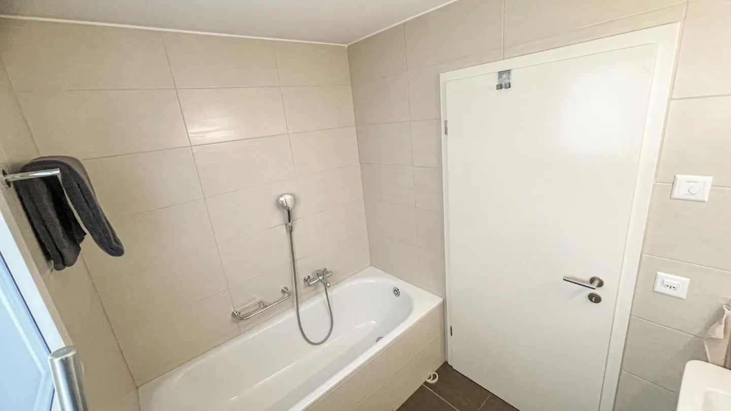 Appartamento Moderno con Vista Montagna - Foto 6 di 10