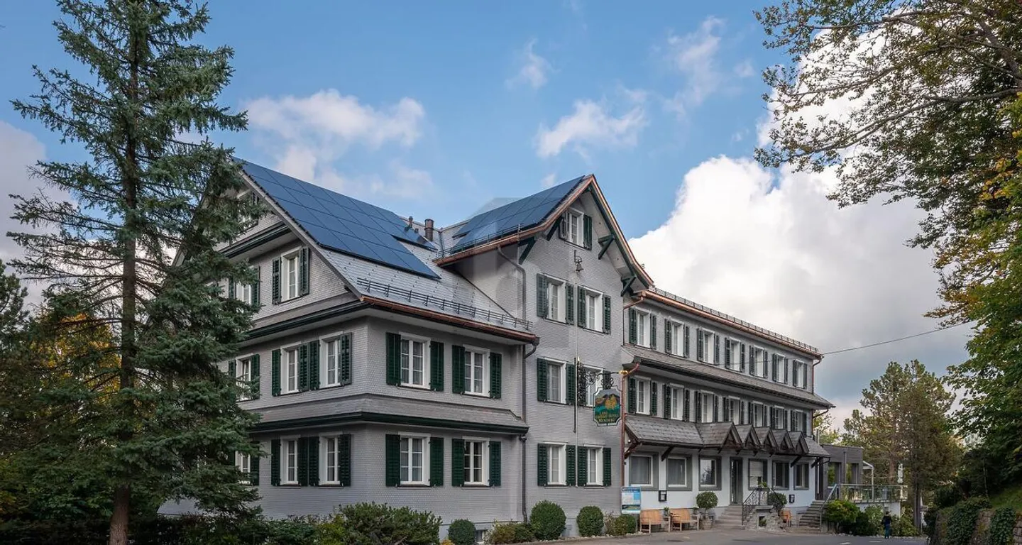 JOAILLERIE RÉNOVÉE AVEC UN ÉNORME POTENTIEL - Photo 2 sur 6