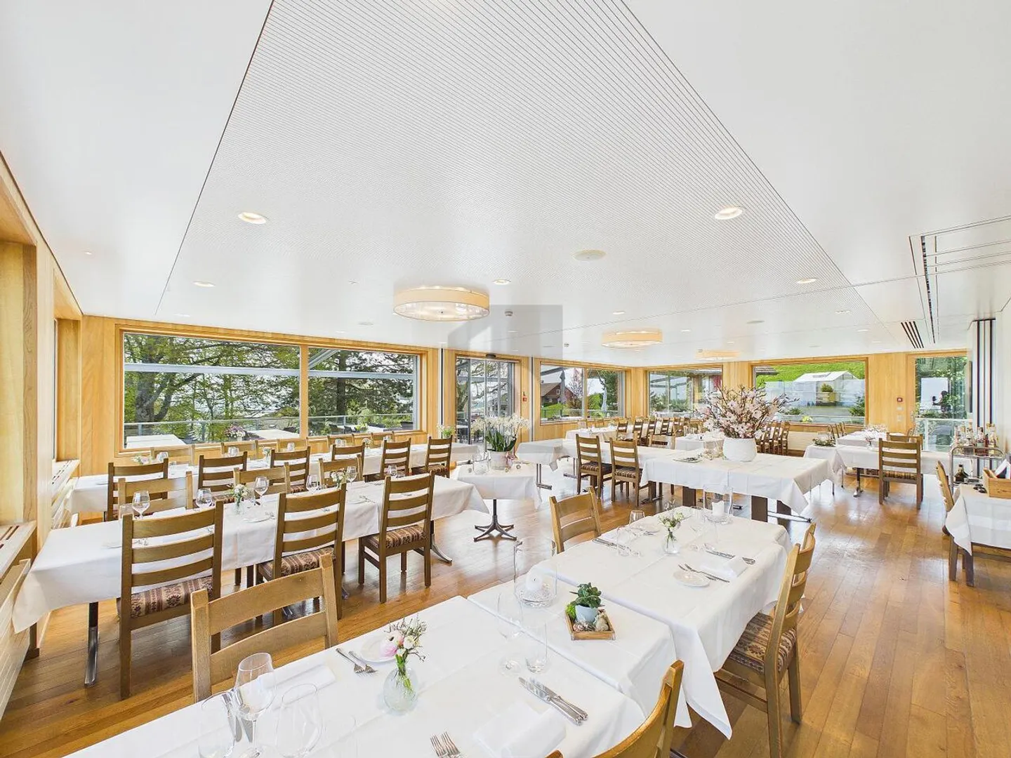 JOAILLERIE RÉNOVÉE AVEC UN ÉNORME POTENTIEL - Photo 3 sur 6