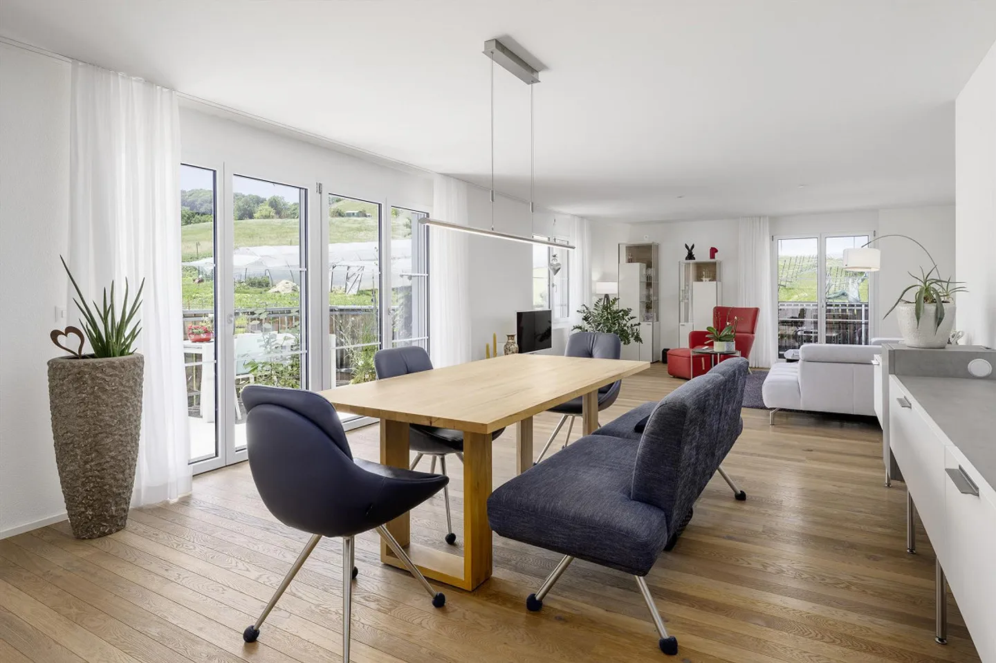 Modernes Apartment in der Natur - Foto 1 von 8