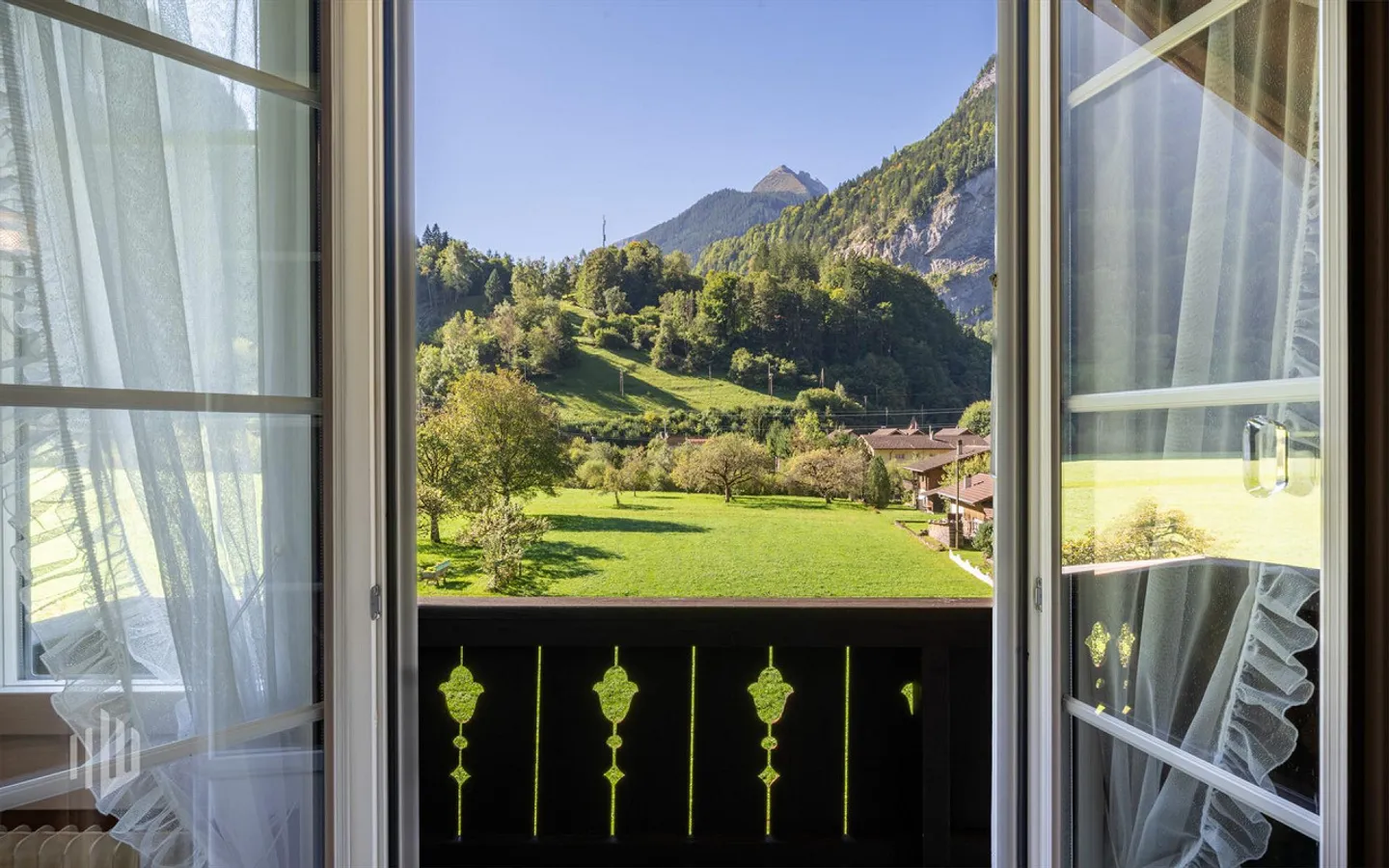 ImmoWyss - Casa Bifamiliare in Bellissimo Stile Chalet con Spazio Esterno - Foto 4 di 10