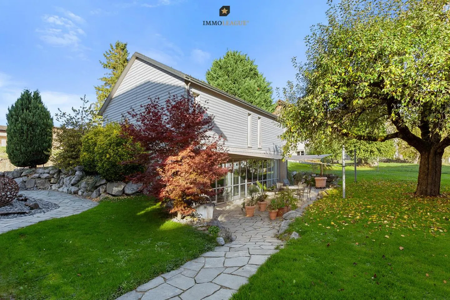 Maison multifamiliale attrayante avec un rendement potentiel de 4,70 % - Photo 3 sur 8