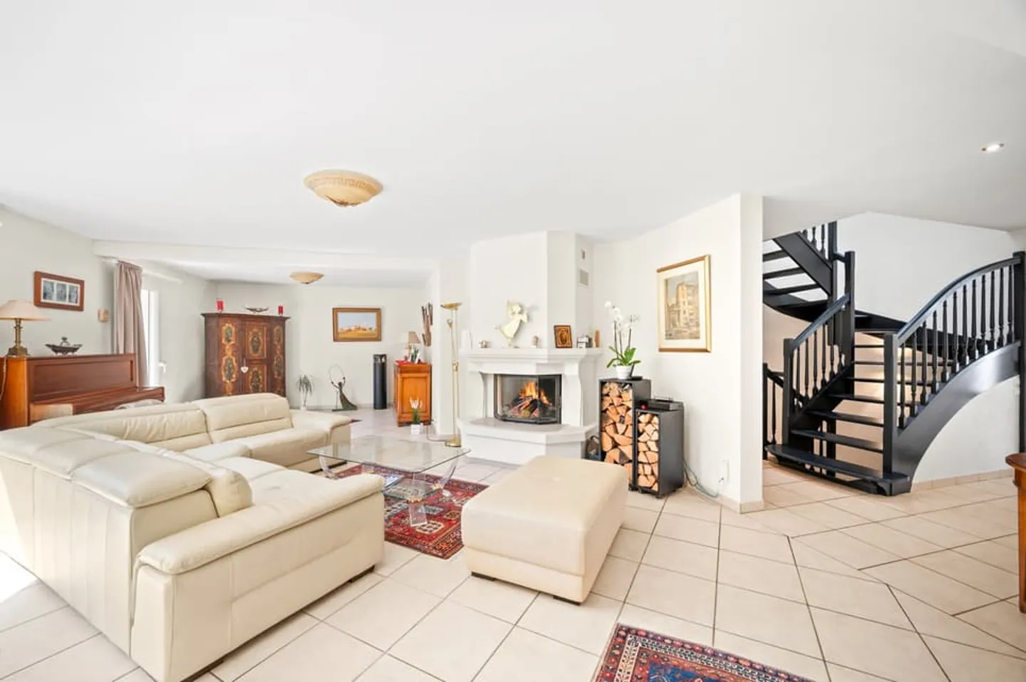 DIVONNE-LES-BAINS: MAGNIFICENT HOUSE WITH POOL & JACUZZI - Photo 4 of 13