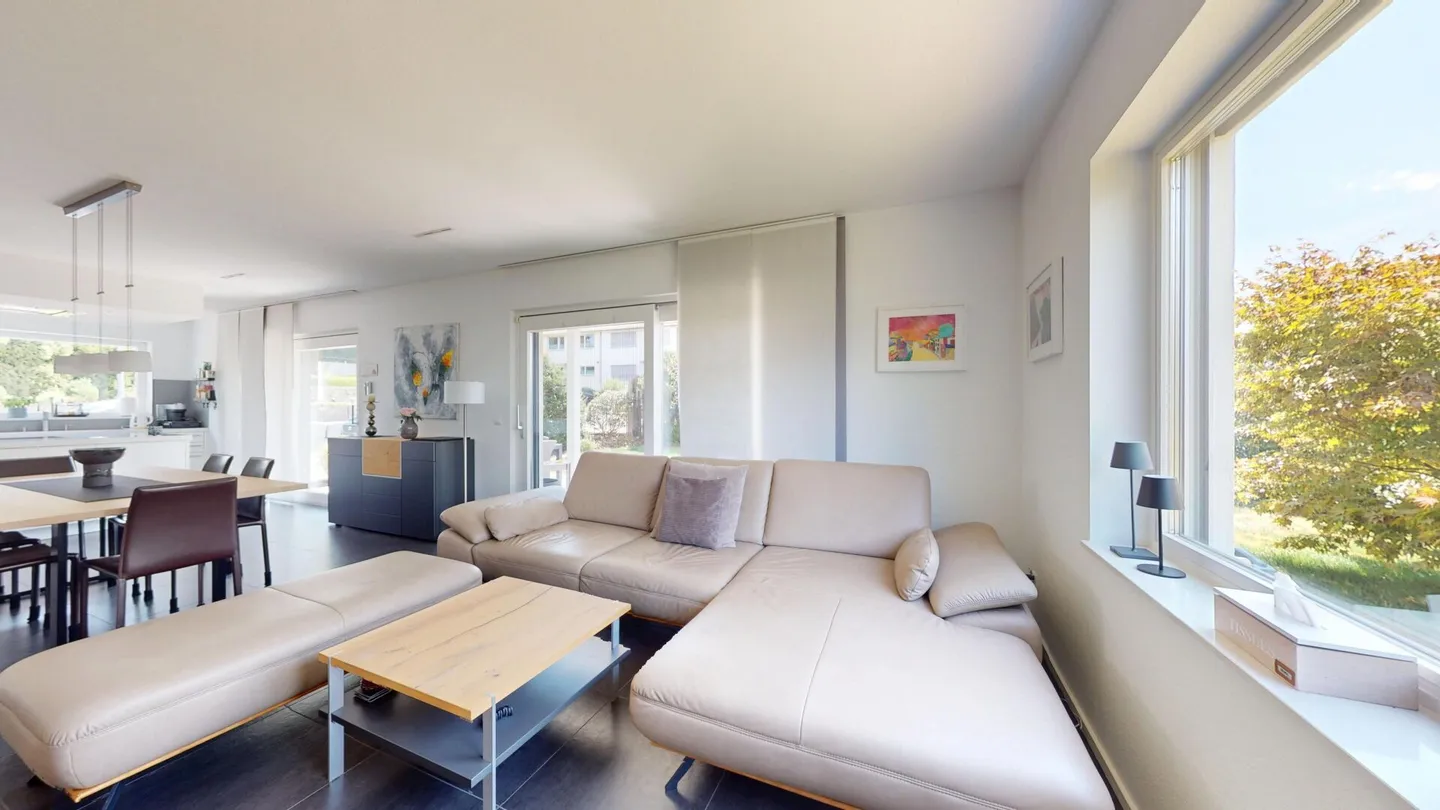 Exclusive Living Oasis with Special Living Comfort - Photo 6 of 9