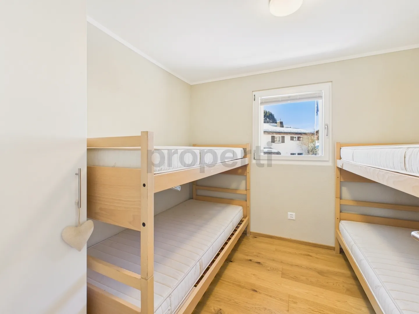 Charming 3.5-room furnished apartment with mountain view in Stoos SZ - Photo 9 of 12