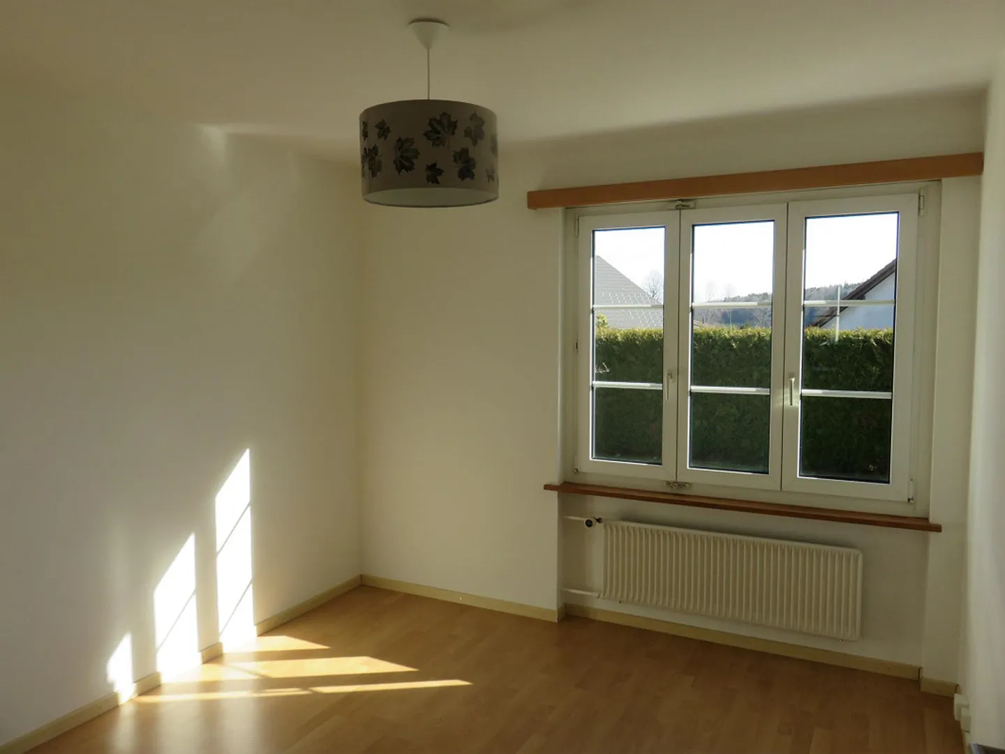Appartement de 4 1/2 pièces au rez-de-chaussée - Photo 3 sur 4