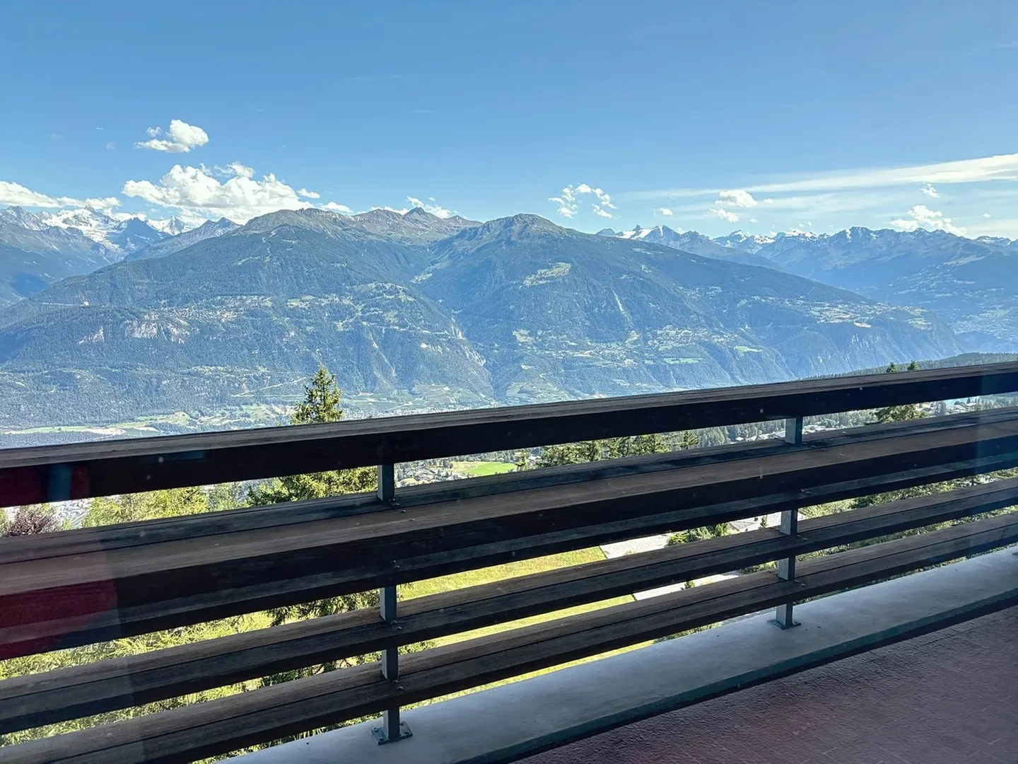 Deux magnifiques appartements avec vue panoramique sur les Alpes - Photo 2 sur 13