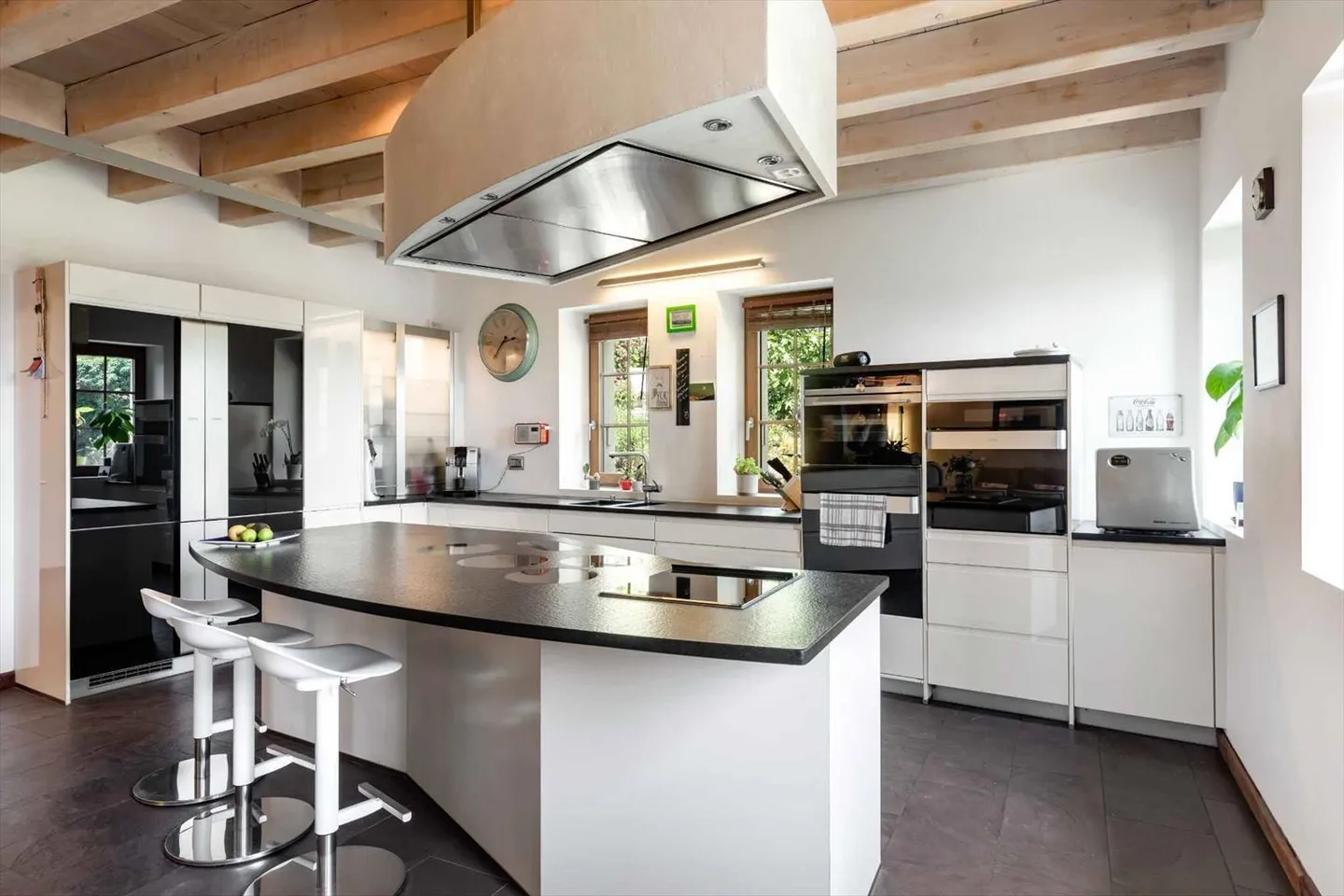 Extraordinary charm property in the heart of Montreux - Photo 4 of 10