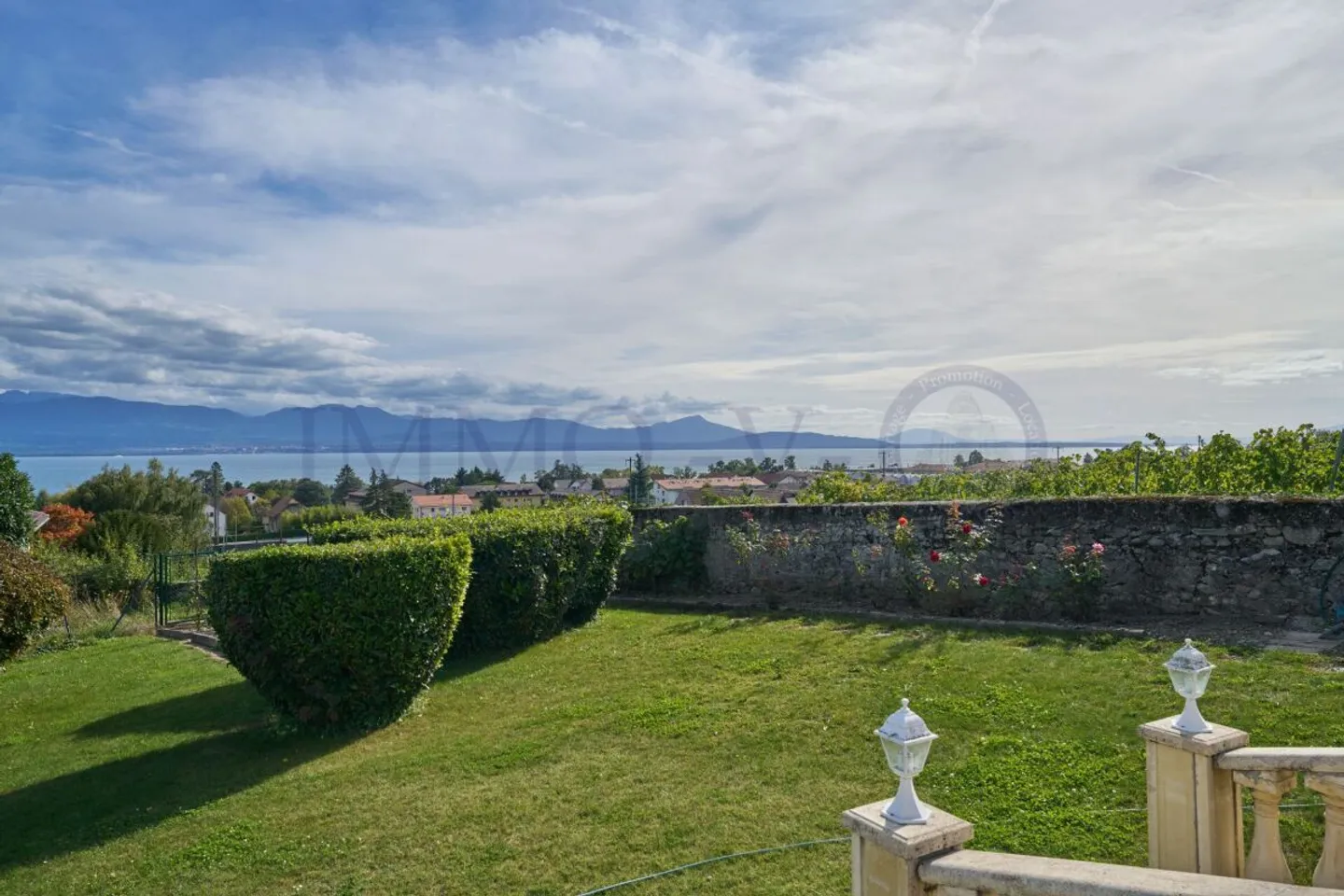 Geräumige Villa mit Garten und Pool - Foto 5 von 16