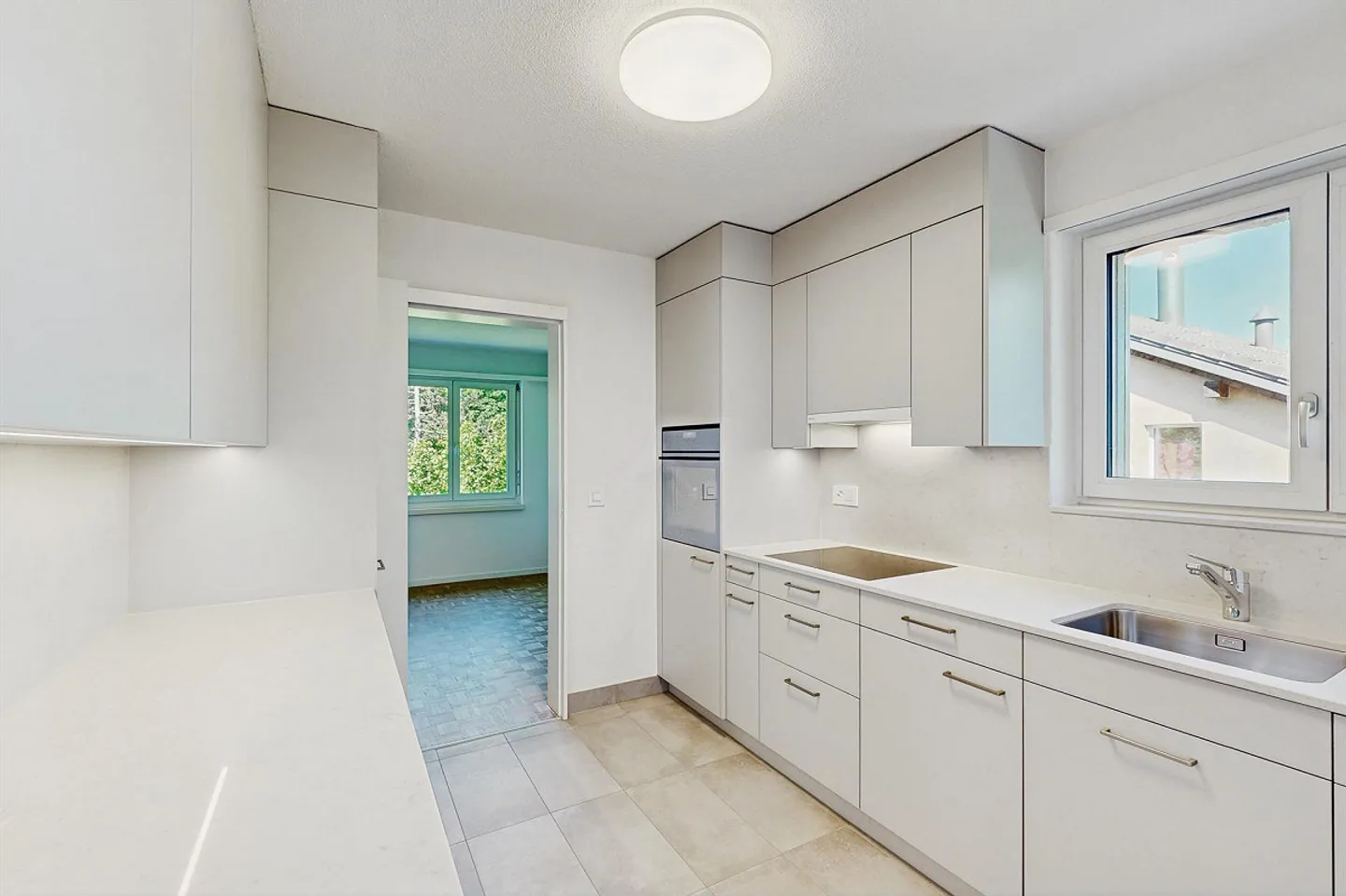 Vie moderne à Schwerzenbach – fraîchement rénové et bien connecté ! - Photo 2 sur 11