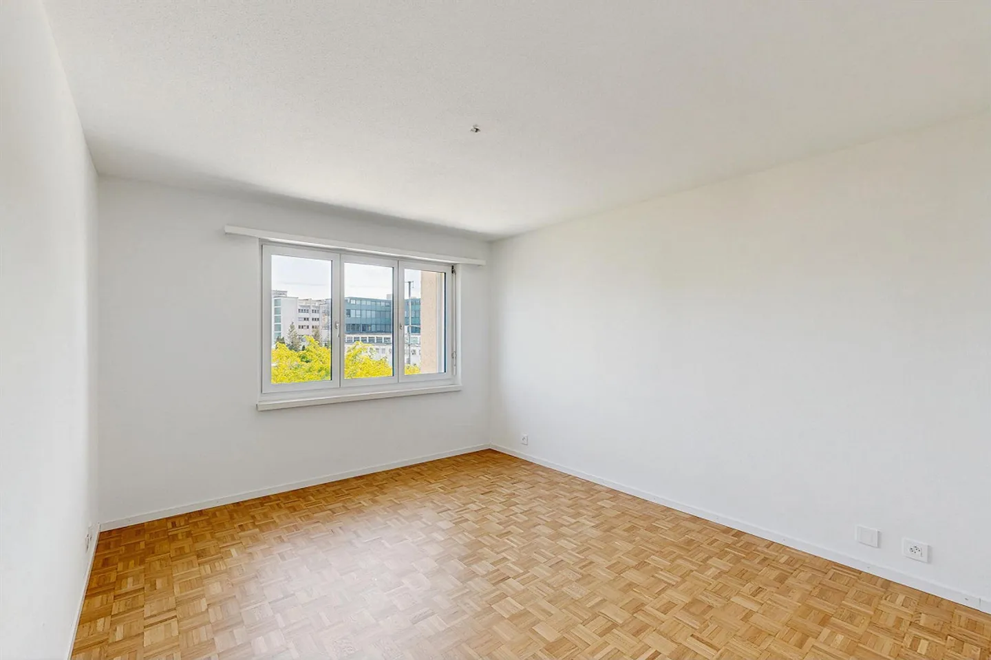 Vie moderne à Schwerzenbach – fraîchement rénové et bien connecté ! - Photo 5 sur 11
