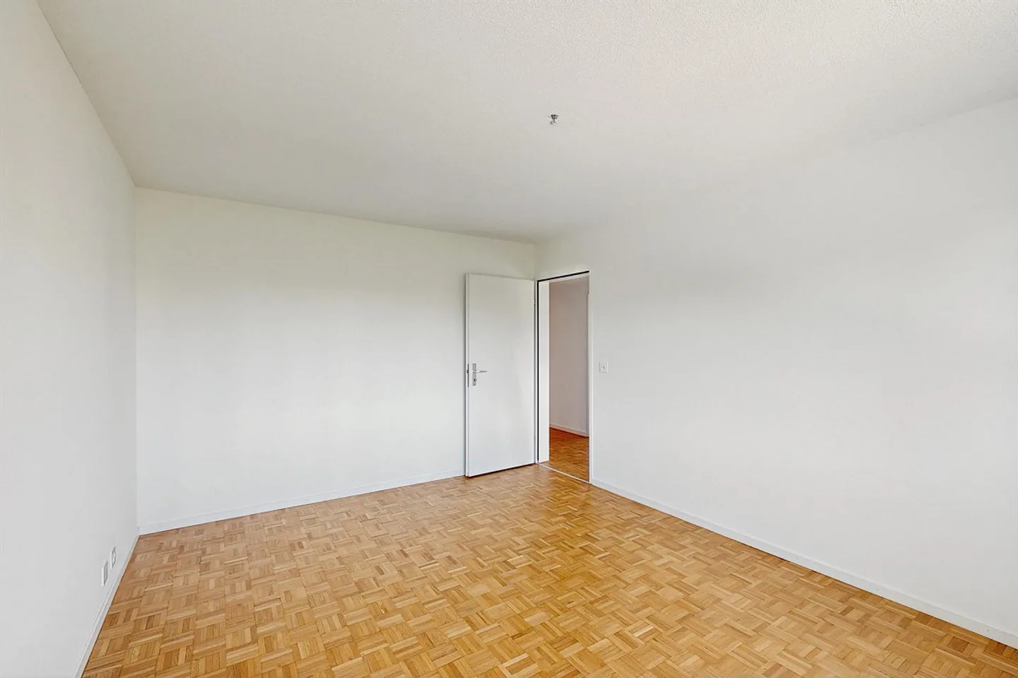 Vie moderne à Schwerzenbach – fraîchement rénové et bien connecté ! - Photo 6 sur 11