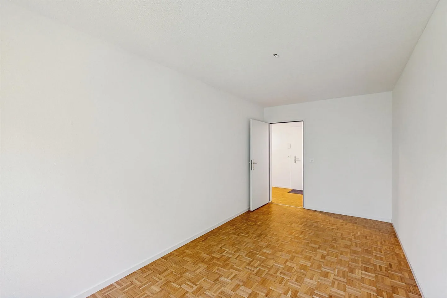 Vie moderne à Schwerzenbach – fraîchement rénové et bien connecté ! - Photo 8 sur 11