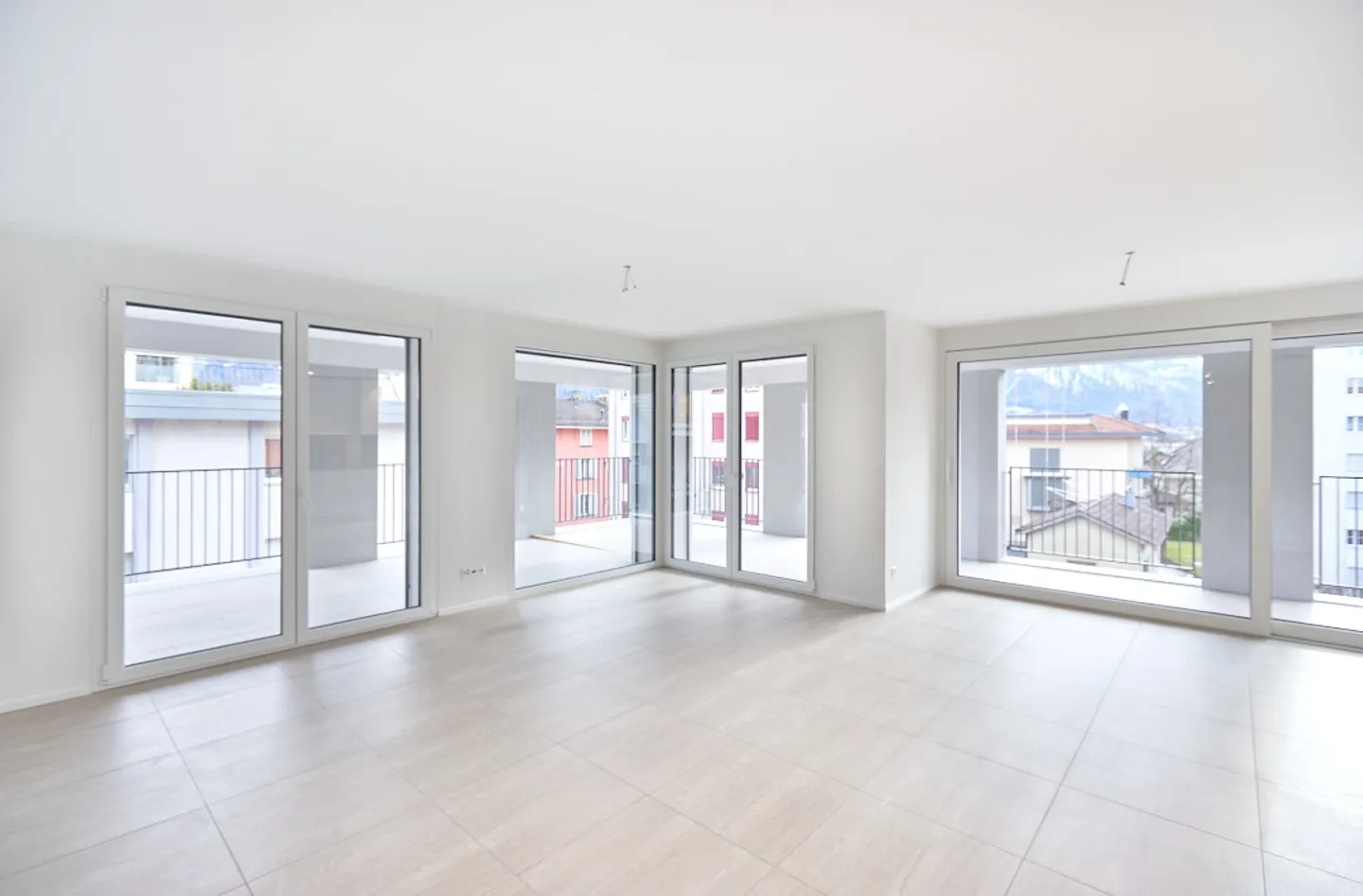 Top 3.5 Zimmer-Wohnung / 2. OG - Foto 7 von 15
