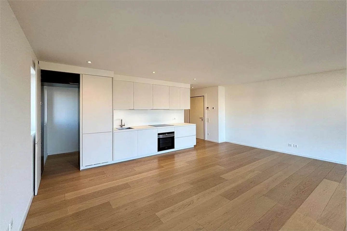 Appartamento moderno con vista lago - Foto 4 di 13
