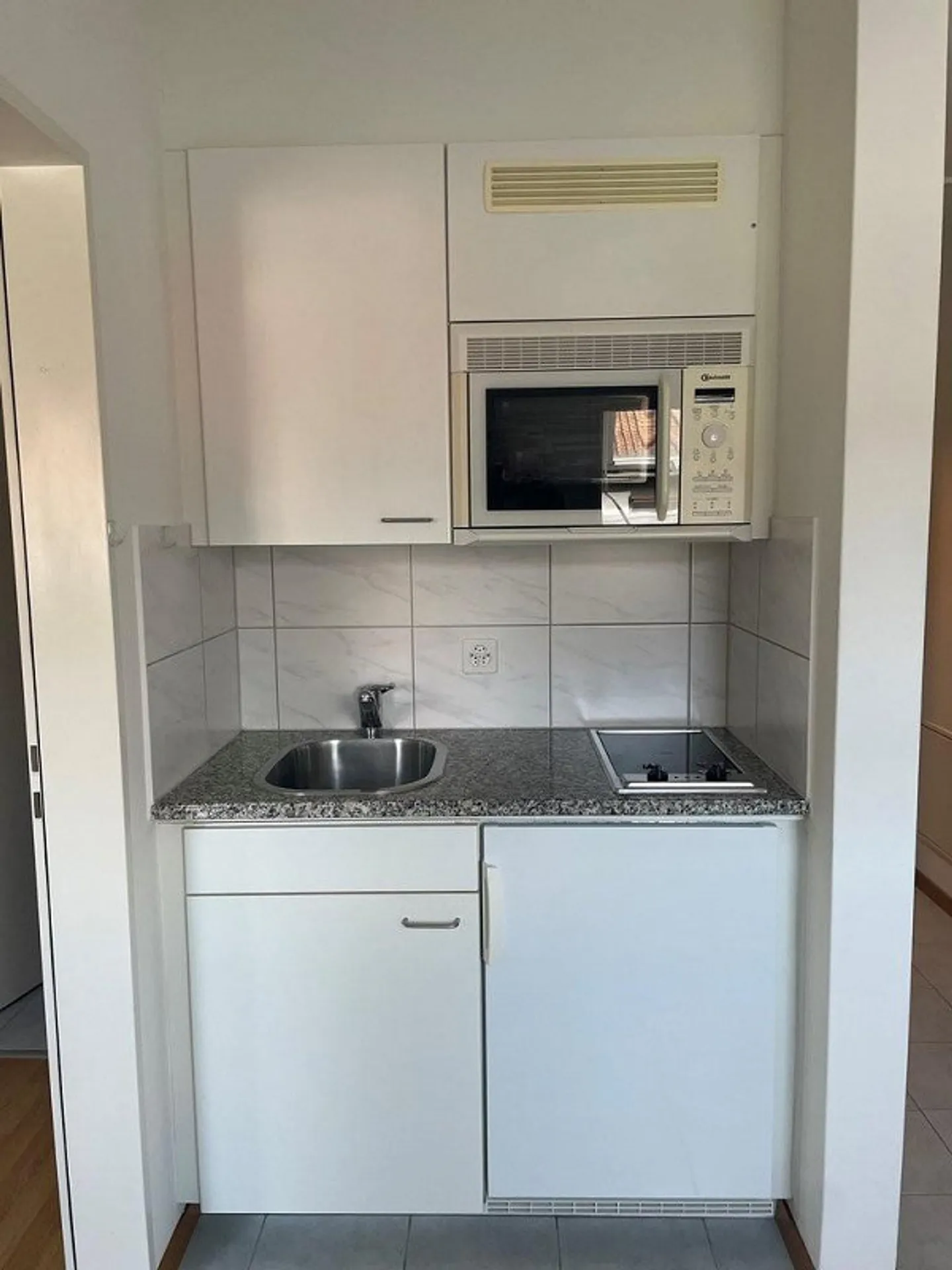 Ampio appartamento mansardato a Zurigo-Oerlikon - Foto 3 di 6