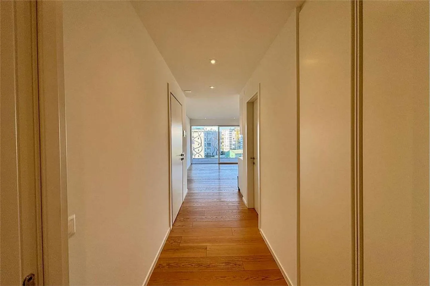 Appartamento moderno con vista lago - Foto 5 di 13