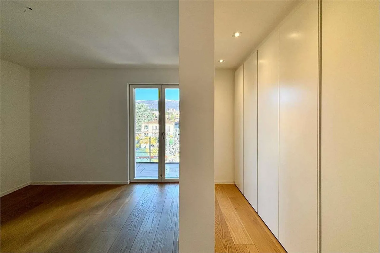 Appartamento moderno con vista lago - Foto 8 di 13