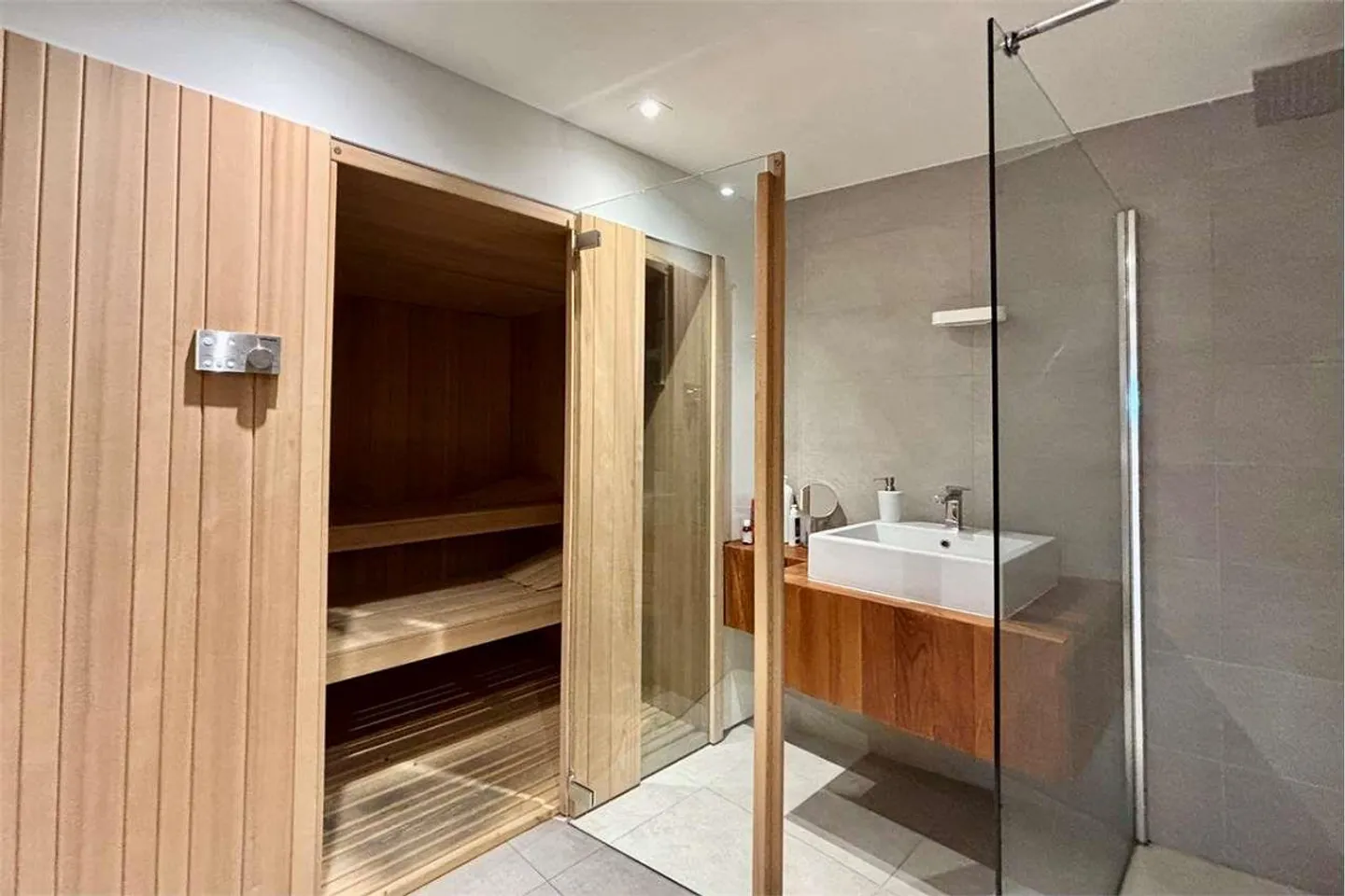 Appartamento moderno con vista lago - Foto 12 di 13