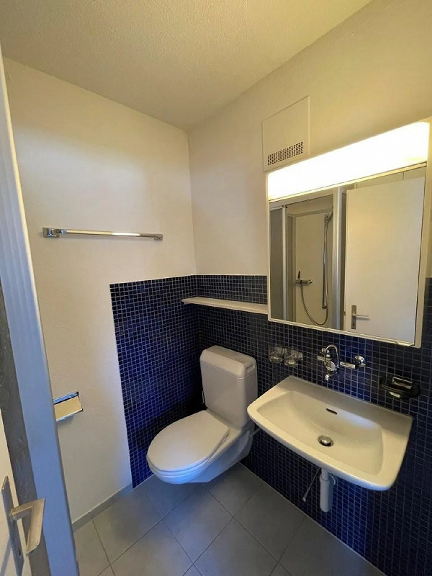 Ampio appartamento mansardato a Zurigo-Oerlikon - Foto 5 di 6