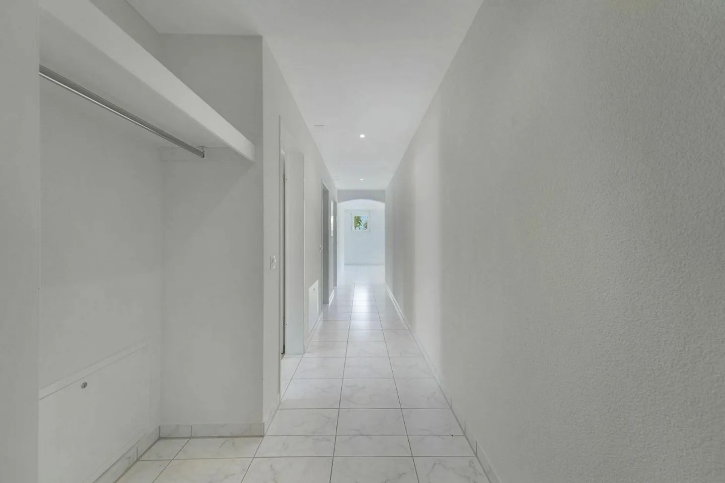 Family-friendly living with plenty of daylight! - Photo 7 of 8