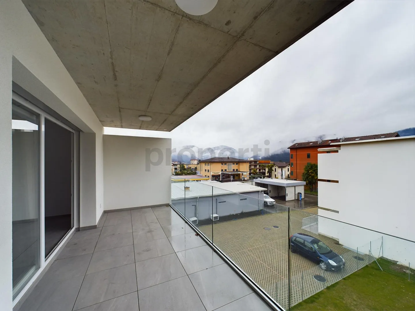 Modern 3.5-room apartment in Caslano - Photo 9 of 11