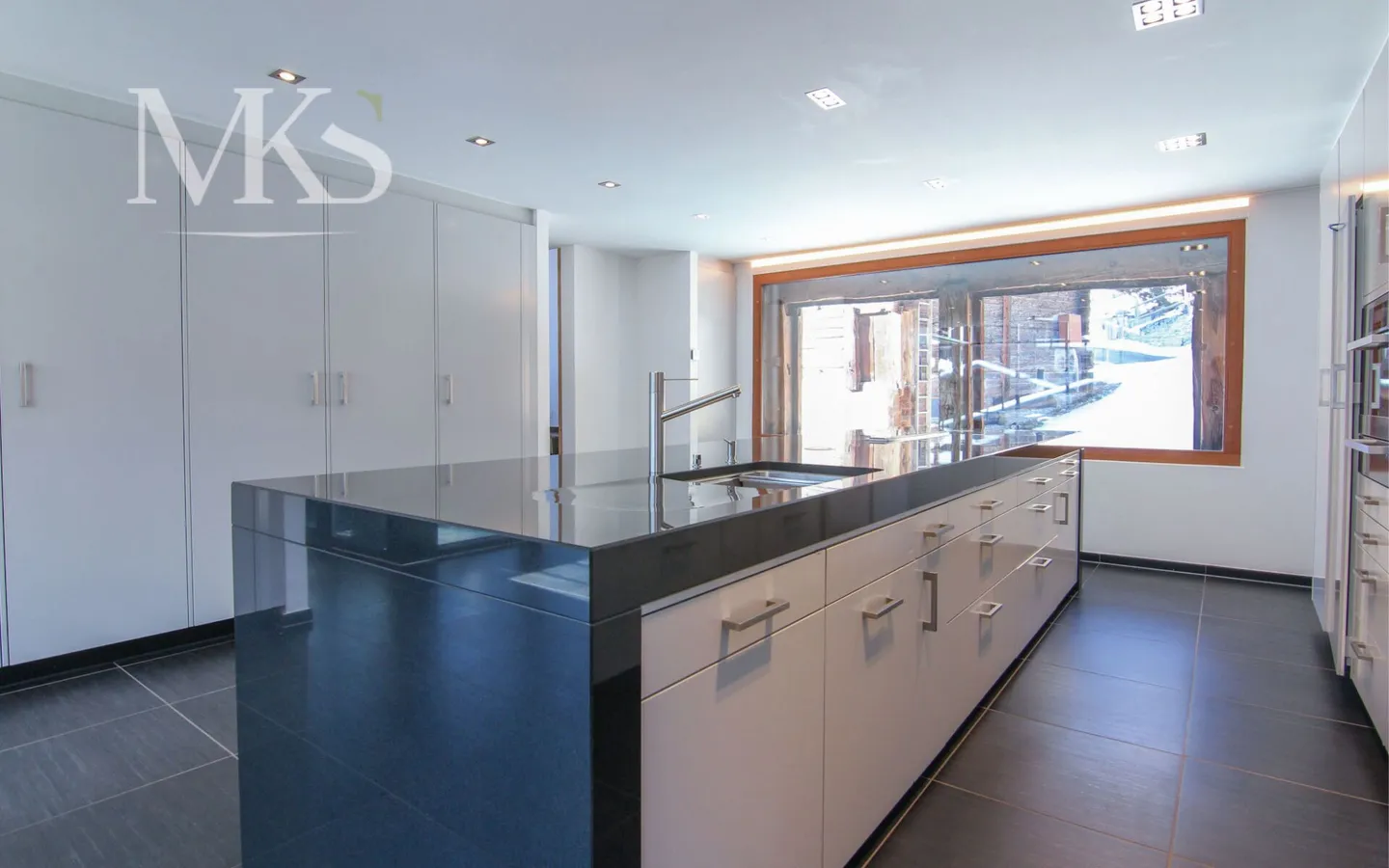 Exklusive Duplex-Luxuswohnung im umgebauten Stall im Herzen von Geschinen - Photo 8 of 32