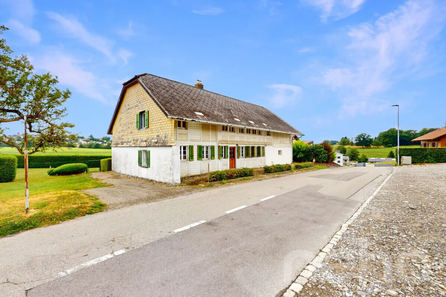 Selten! Schönes Grundstück für Einfamilienhaus oder Wohnungen - Foto 3 von 12