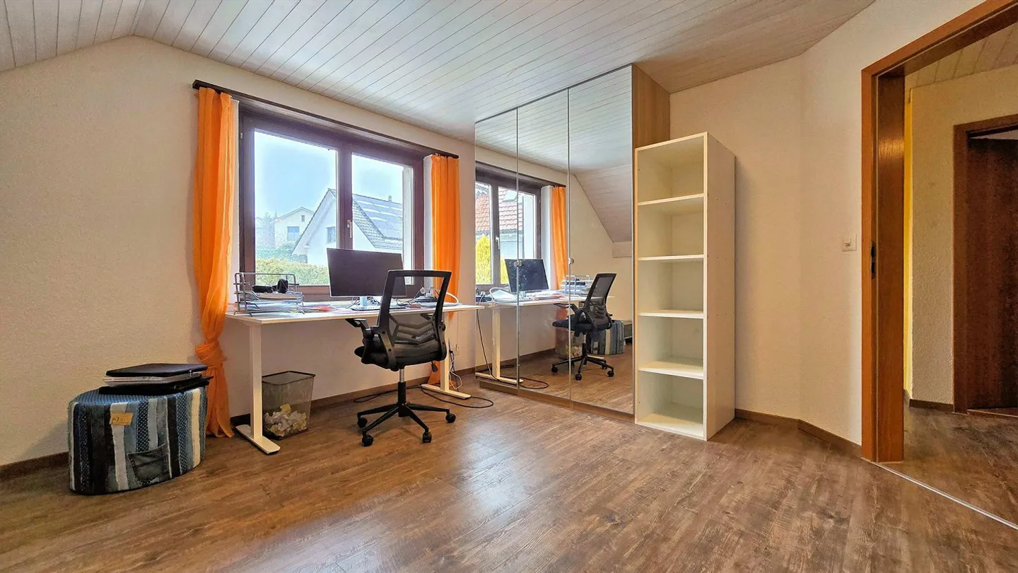 Una casa ideale per una famiglia in una posizione tranquilla e soleggiata - Foto 8 di 14