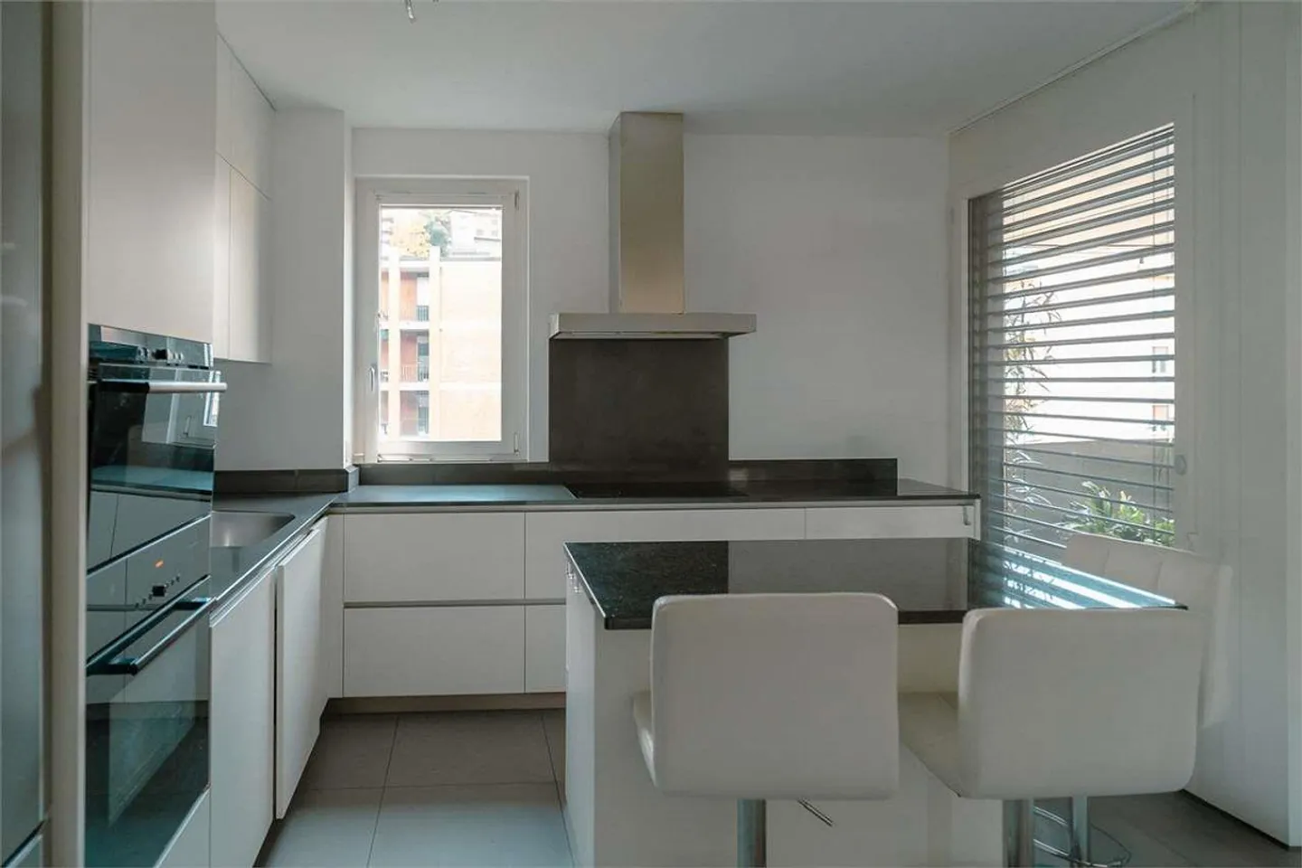 Appartement élégant près du centre de Lugano - Photo 6 sur 13