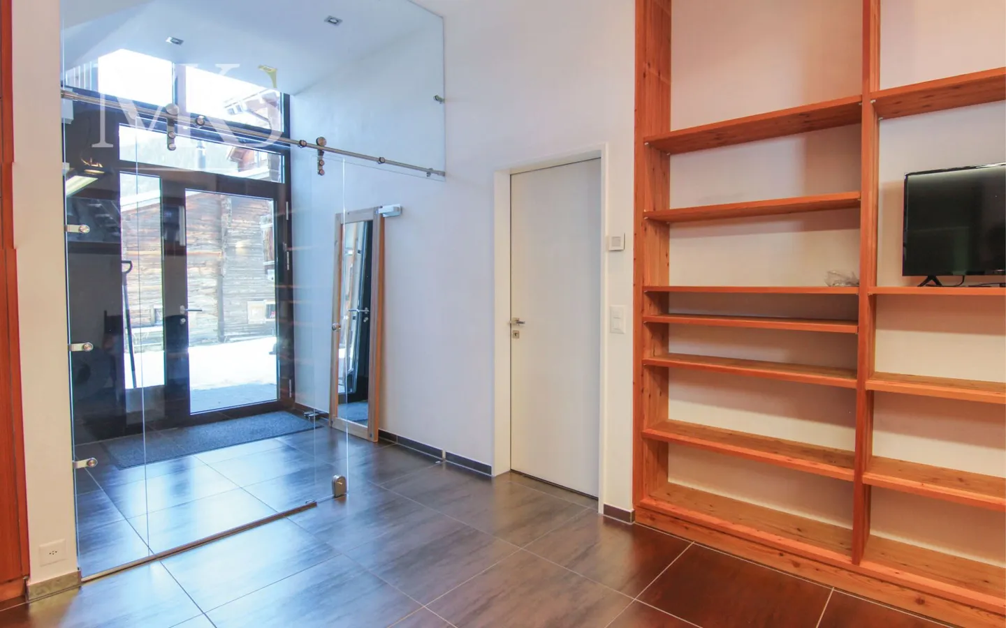 Exklusive Duplex-Luxuswohnung im umgebauten Stall im Herzen von Geschinen - Photo 19 of 32