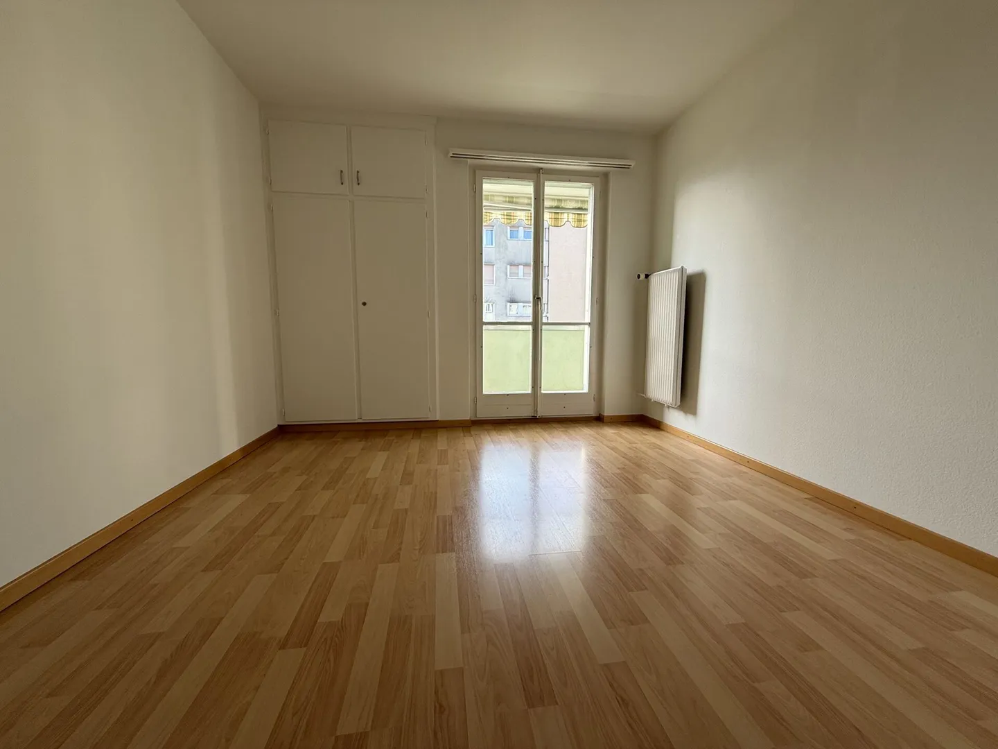 Appartamento di 3 locali ben tenuto al 1° piano con balcone - Foto 3 di 6