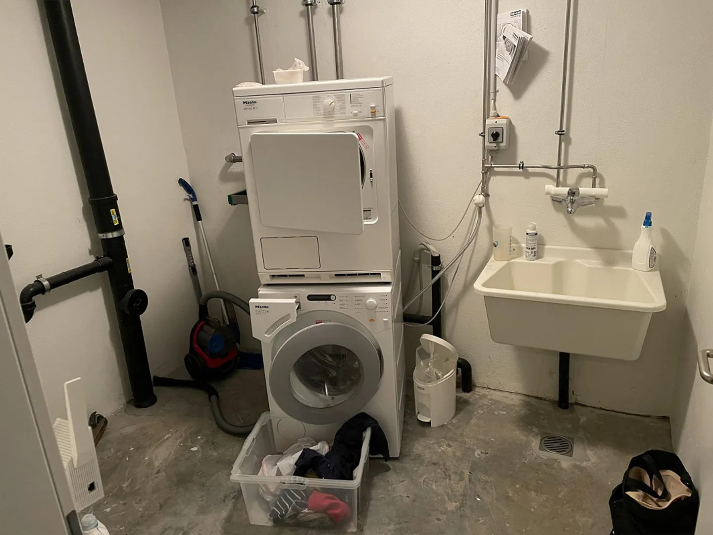 3 1/2 Room Apartment with Additional Hobby Room in the Basement Included - Photo 14 of 14