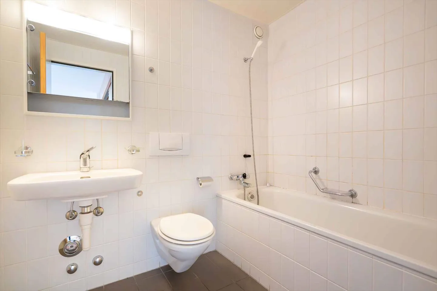 Charming 2-room apartment - quiet, green and central - Photo 5 of 7