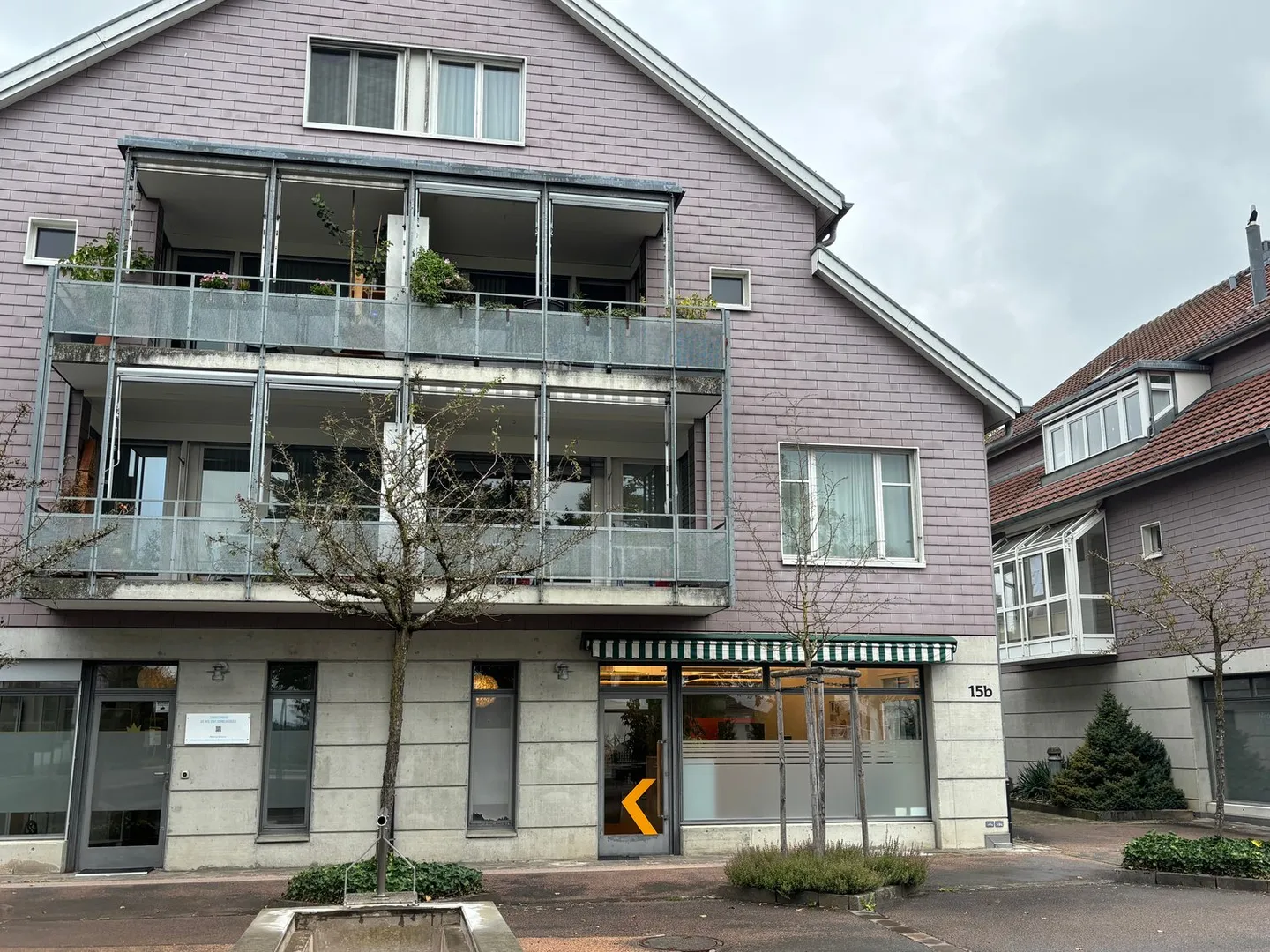 Ampio appartamento di 4,5 stanze con vista a Kirchlindach - Foto 2 di 27